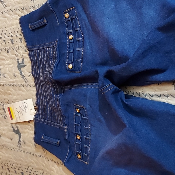 💜2/$15 or 4/$25 Diva Star Jeans size 5 NWT - Picture 4 of 4